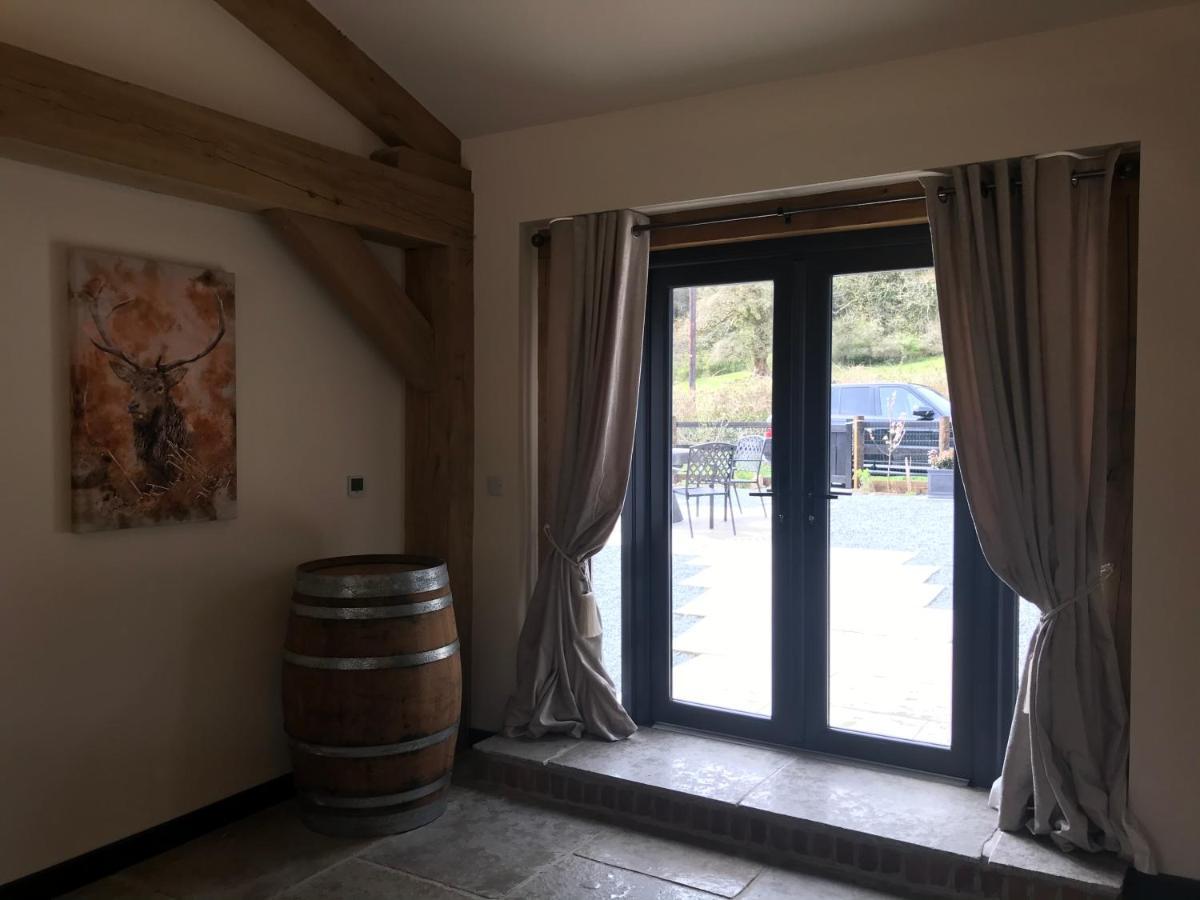 Trelaske Mill Cider Barn-With Hot Tub, Fire Pit Bbq Lewannick المظهر الخارجي الصورة