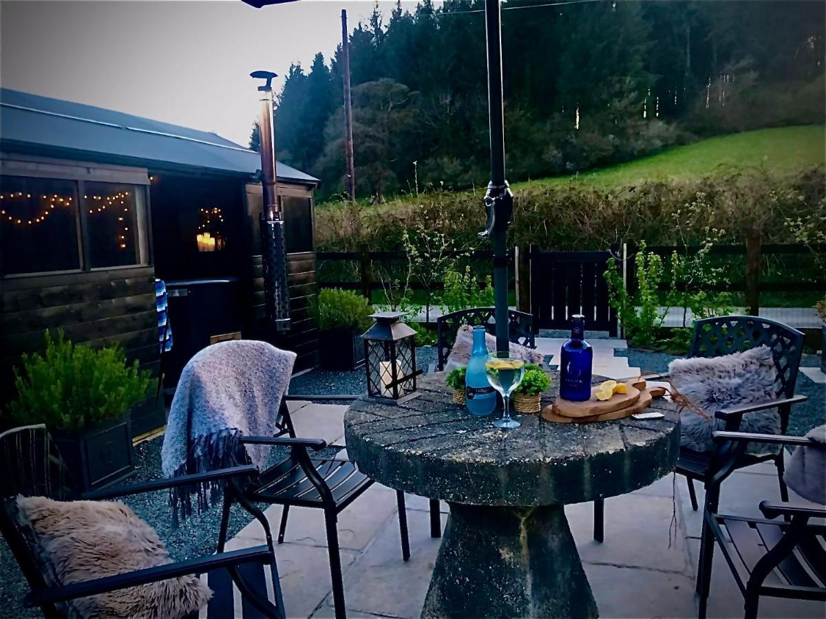 Trelaske Mill Cider Barn-With Hot Tub, Fire Pit Bbq Lewannick المظهر الخارجي الصورة